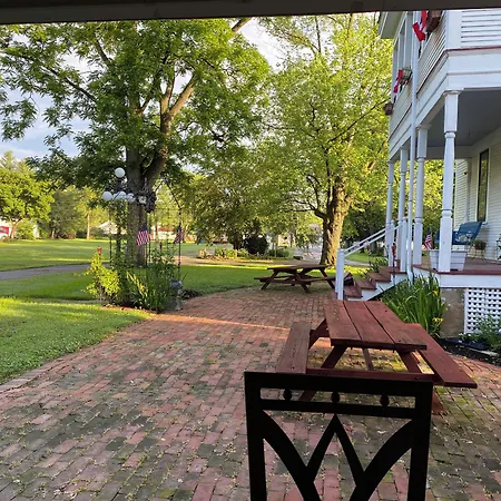 Conner House Bed And Breakfast